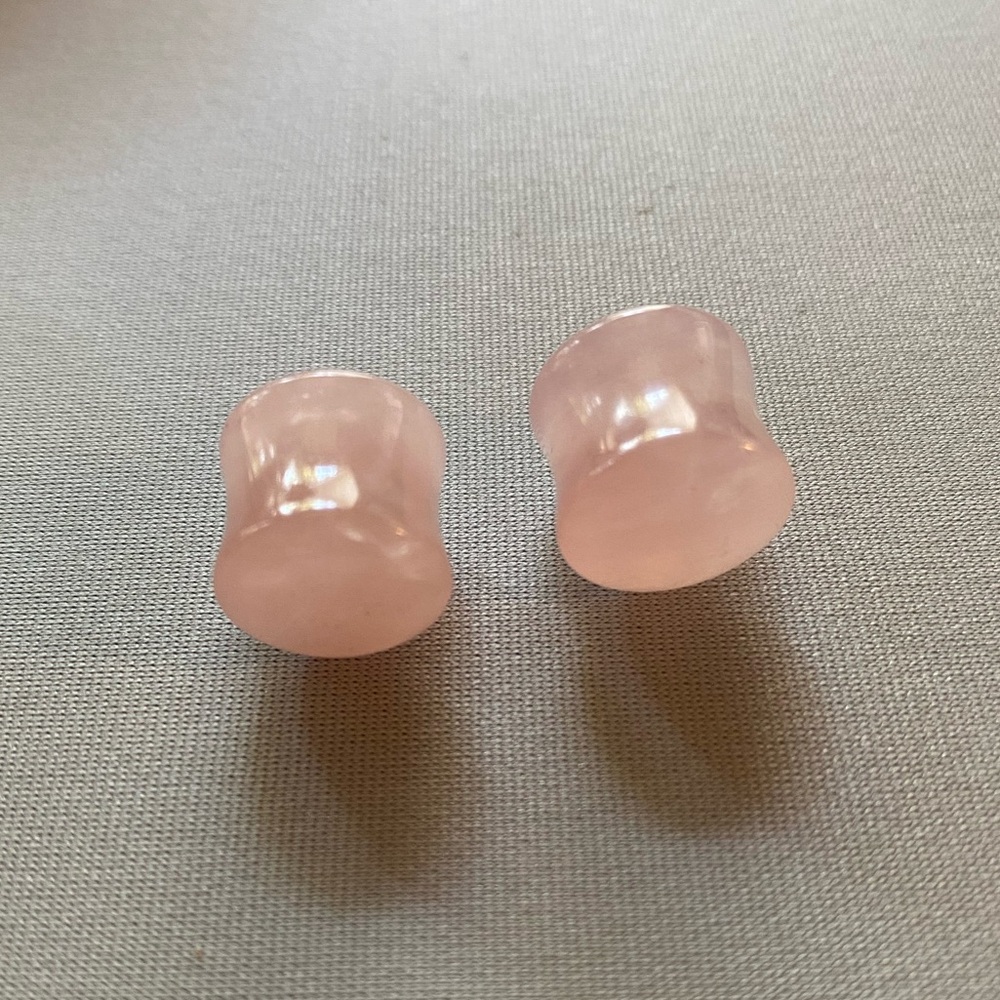 Rose Quartz Double Flare Plugs - 1/2